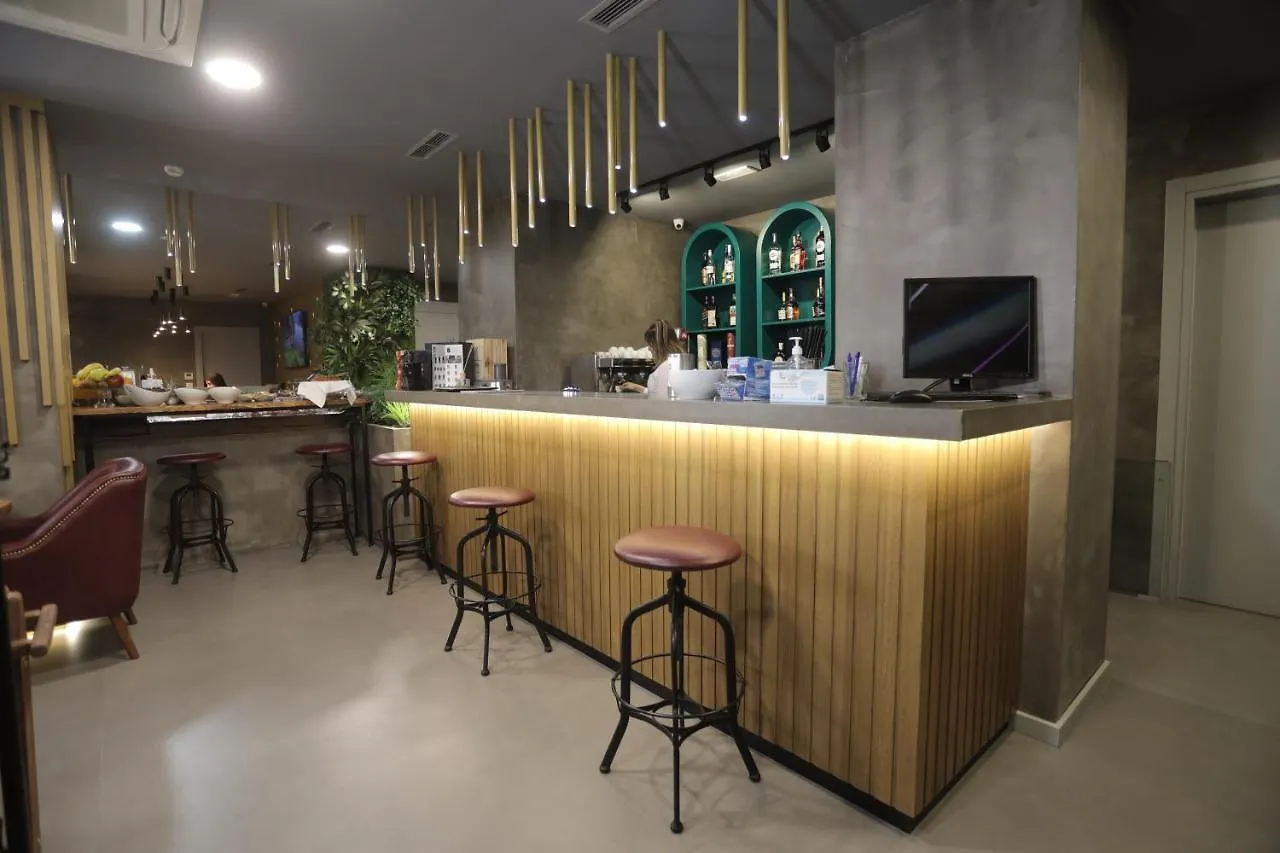 Ap Hotel Boutique Vlorë 4*,