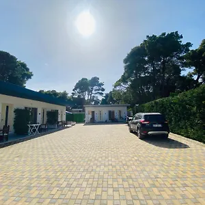  Сasa de vacaciones Holiday Cabins Vlore